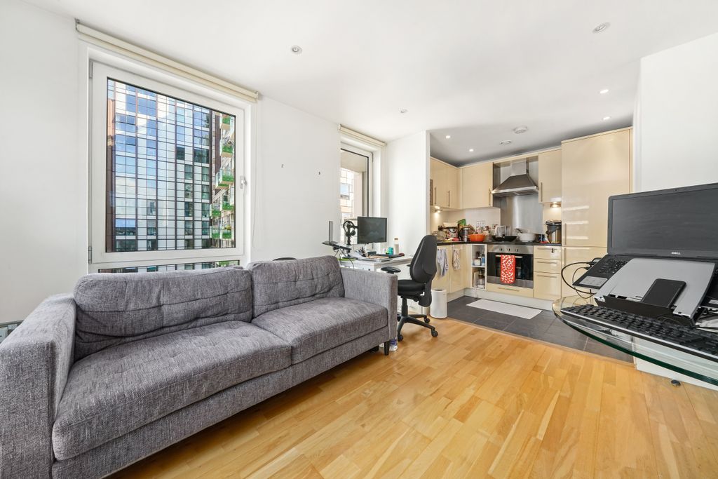 Property photo 3 of 11 Photo 2