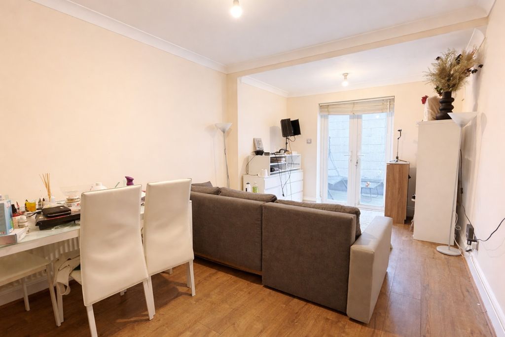 Property photo 2 of 14 Img_8604