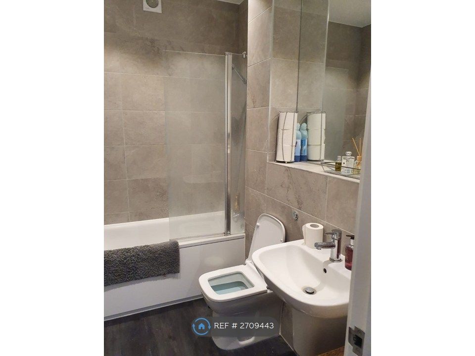 Property photo 3 of 4 Bathroom