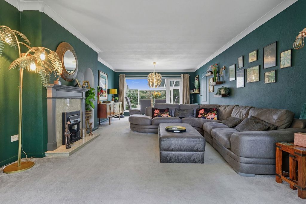 Property photo 1 of 39