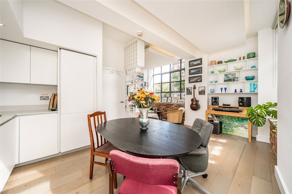 Property photo 3 of 16 Kitchen/Diner