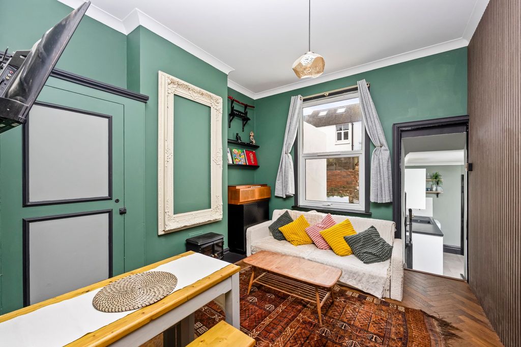 Property photo 3 of 19