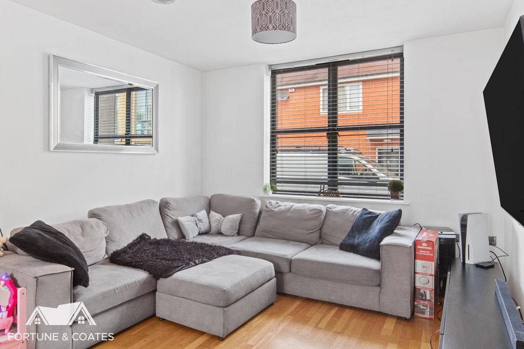 Property photo 3 of 17 Sopersquare_6.Jpg