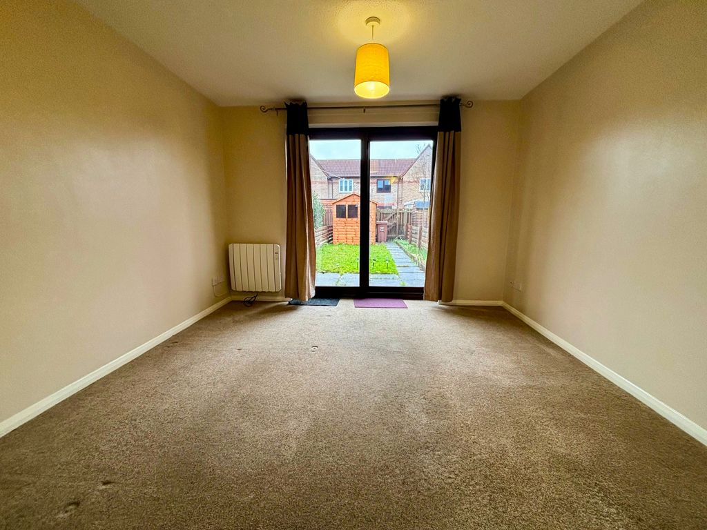 Property photo 2 of 7 Living Room