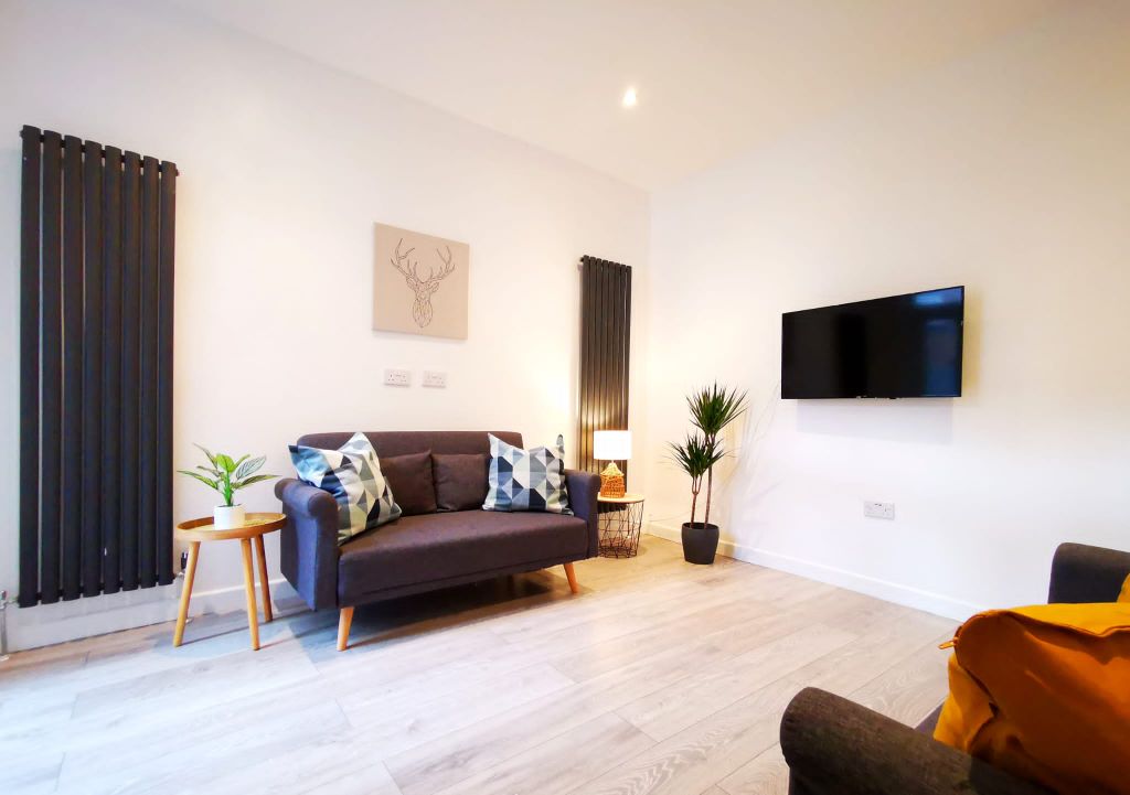 Property photo 2 of 18