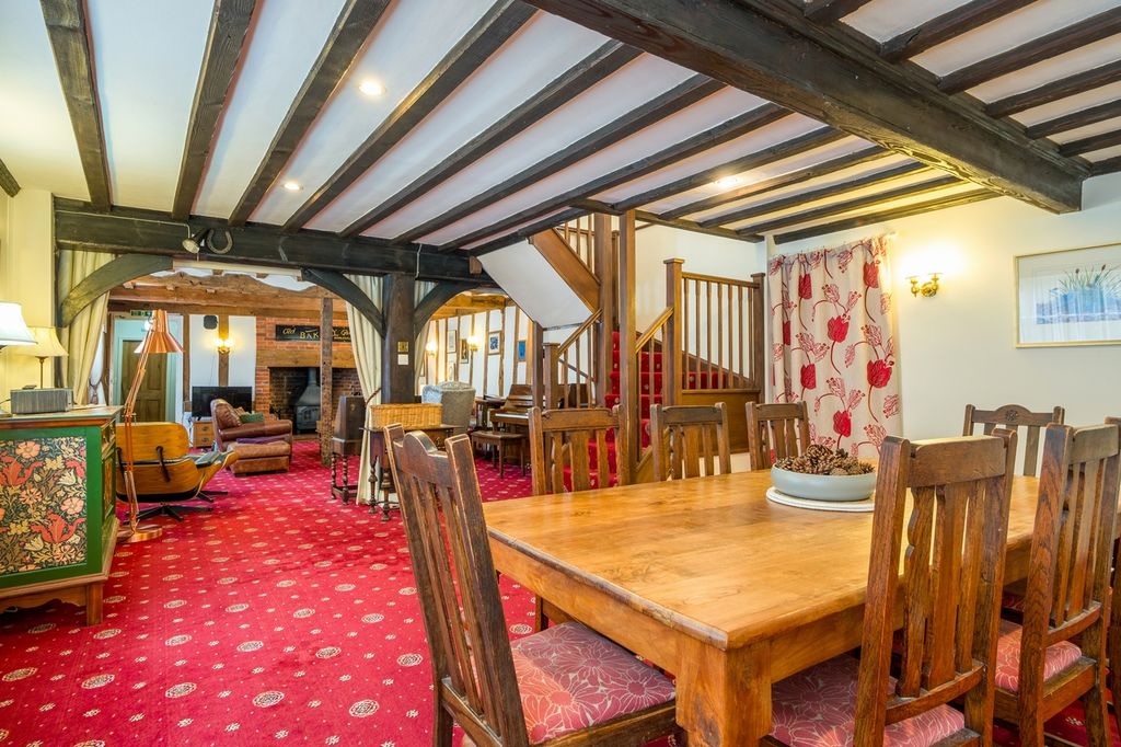 Property photo 1 of 41