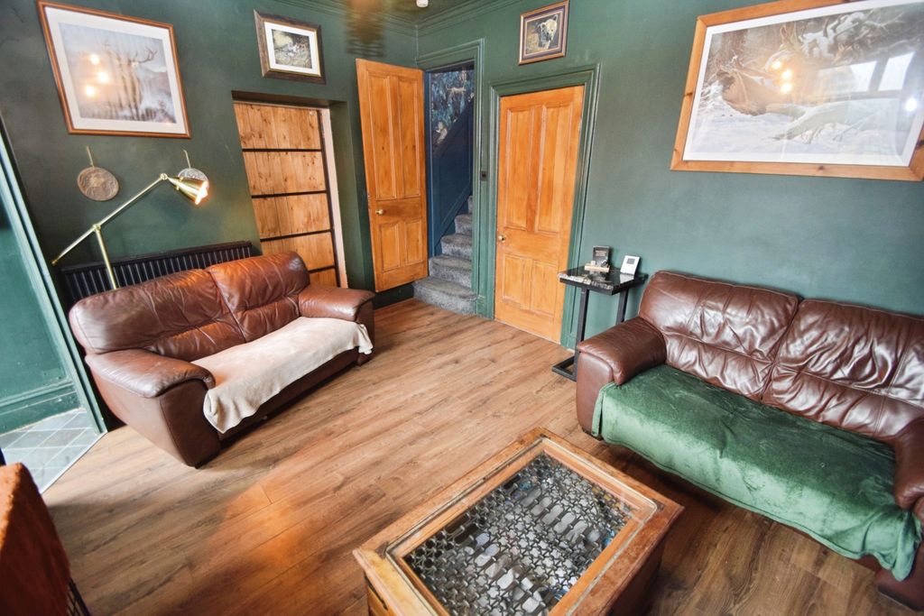 Property photo 3 of 21