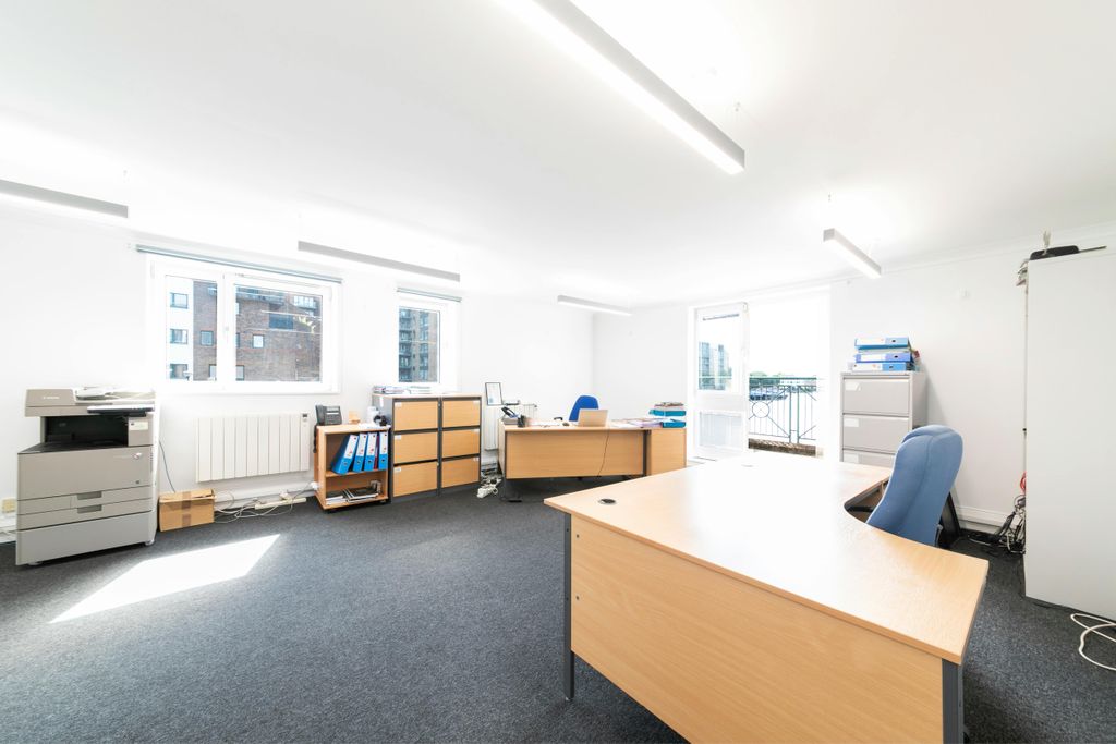 Property photo 3 of 14 Suite 3, 17 Pepper Street -1.Jpg