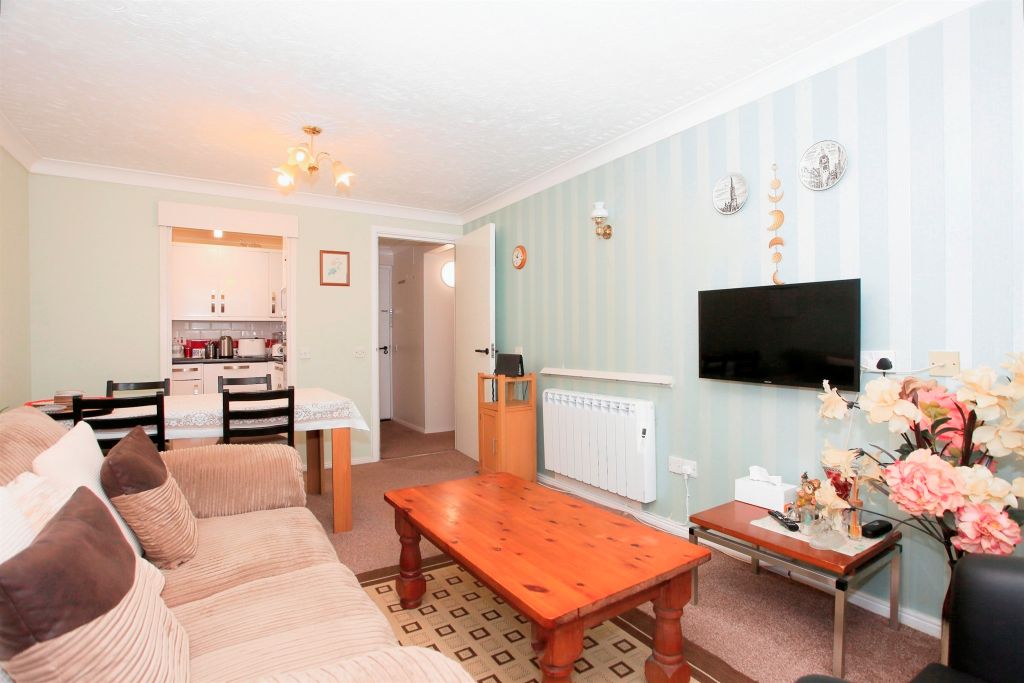 Property photo 3 of 17