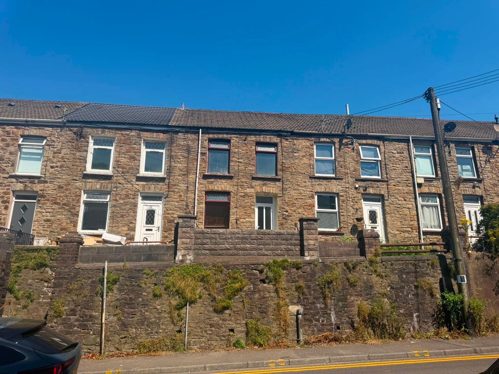 Property photo 1 of 2