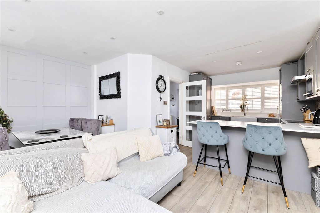 Property photo 2 of 15 Picture No. 08