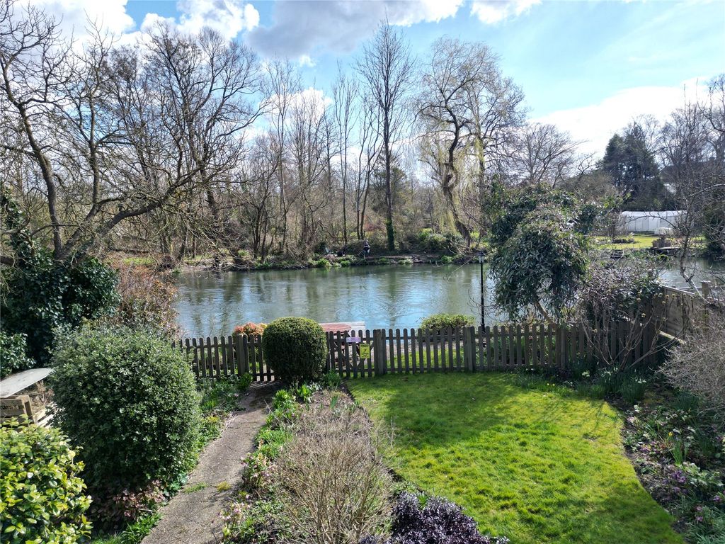 Property photo 2 of 18 Picture No. 01