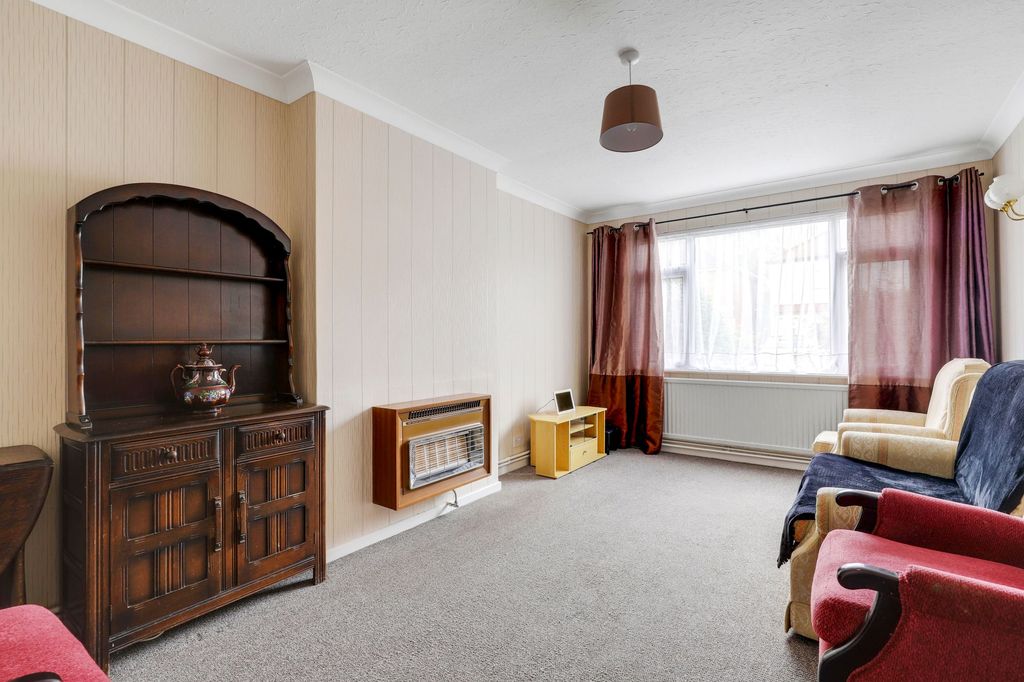 Property photo 2 of 11
