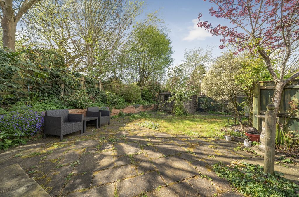 Property photo 2 of 17