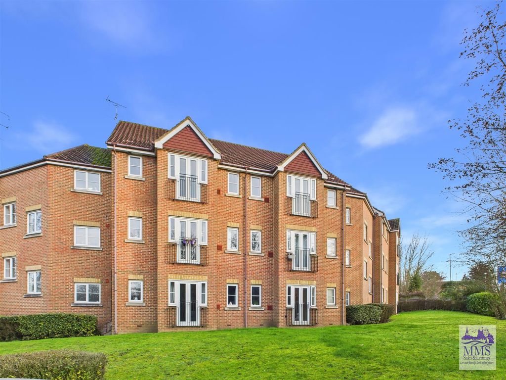 Property photo 1 of 17 Cam04098G0-Pr0153-Still024.Jpg