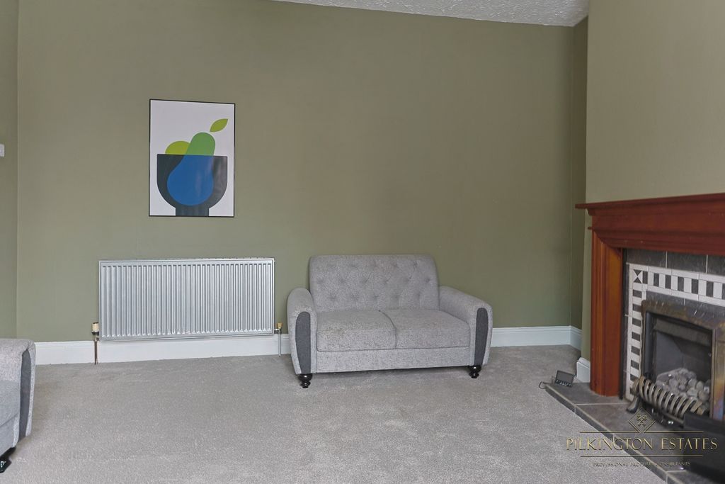 Property photo 3 of 11 4668943