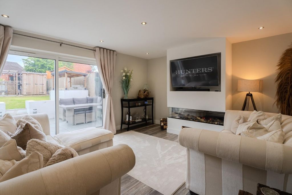 Property photo 2 of 19 Kent Street-16.Jpg