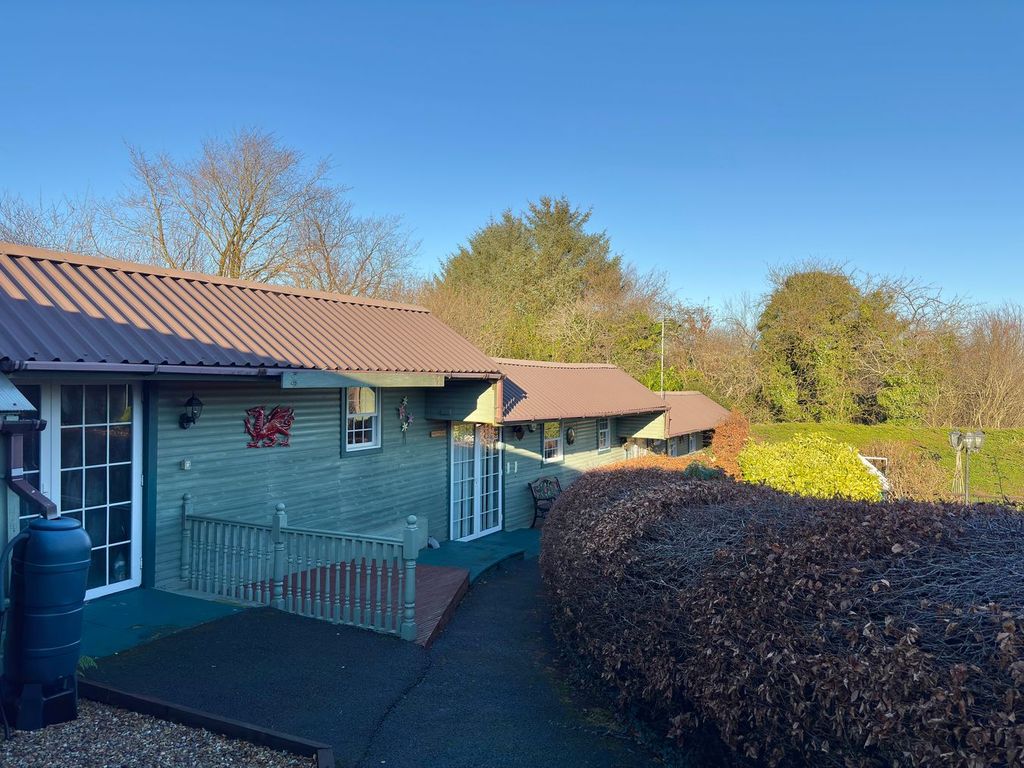 Property photo 3 of 34