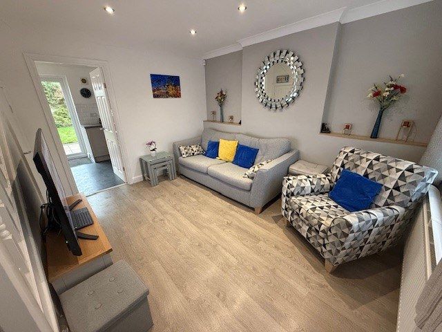 Property photo 2 of 11 Gallery