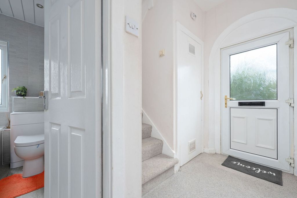 Property photo 2 of 26