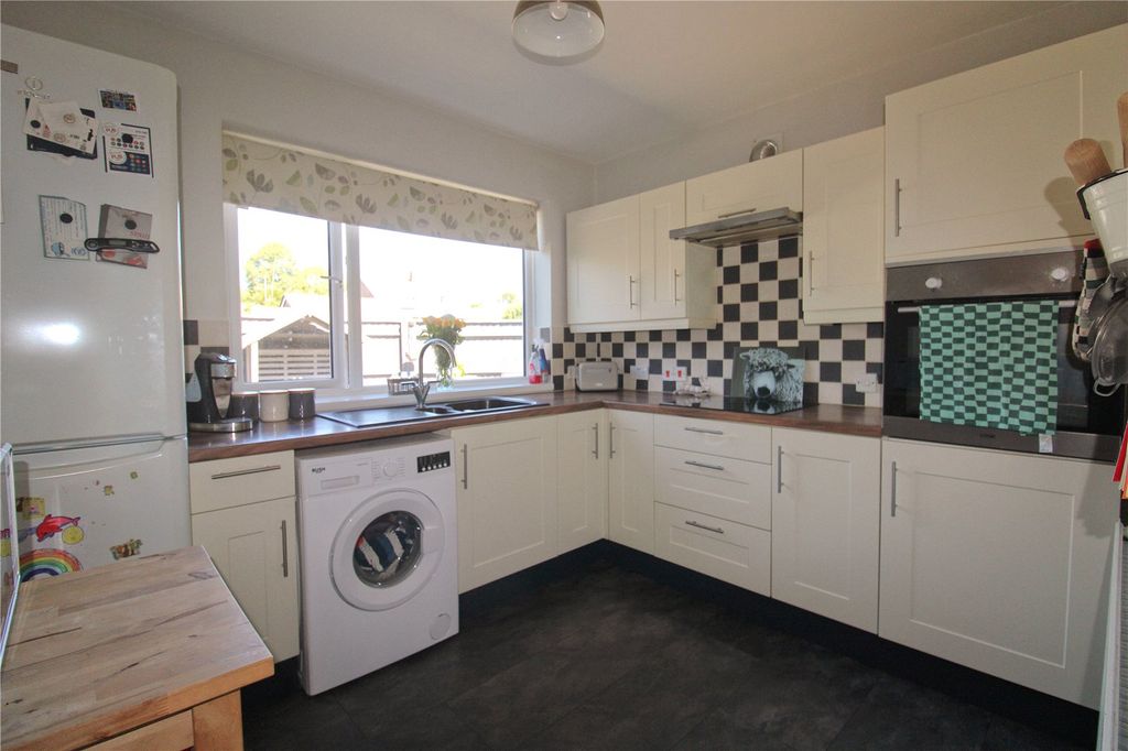 Property photo 3 of 23 Picture No. 13
