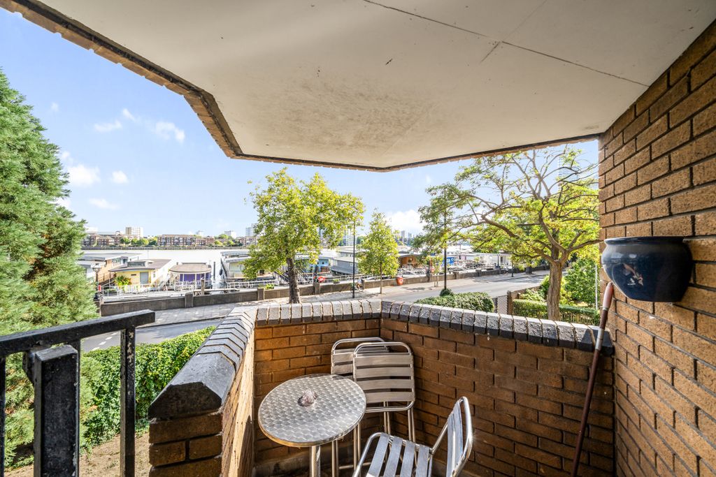 Property photo 3 of 10 1 Blantyre Walk, Sw10, Martin & Co, Web (2)