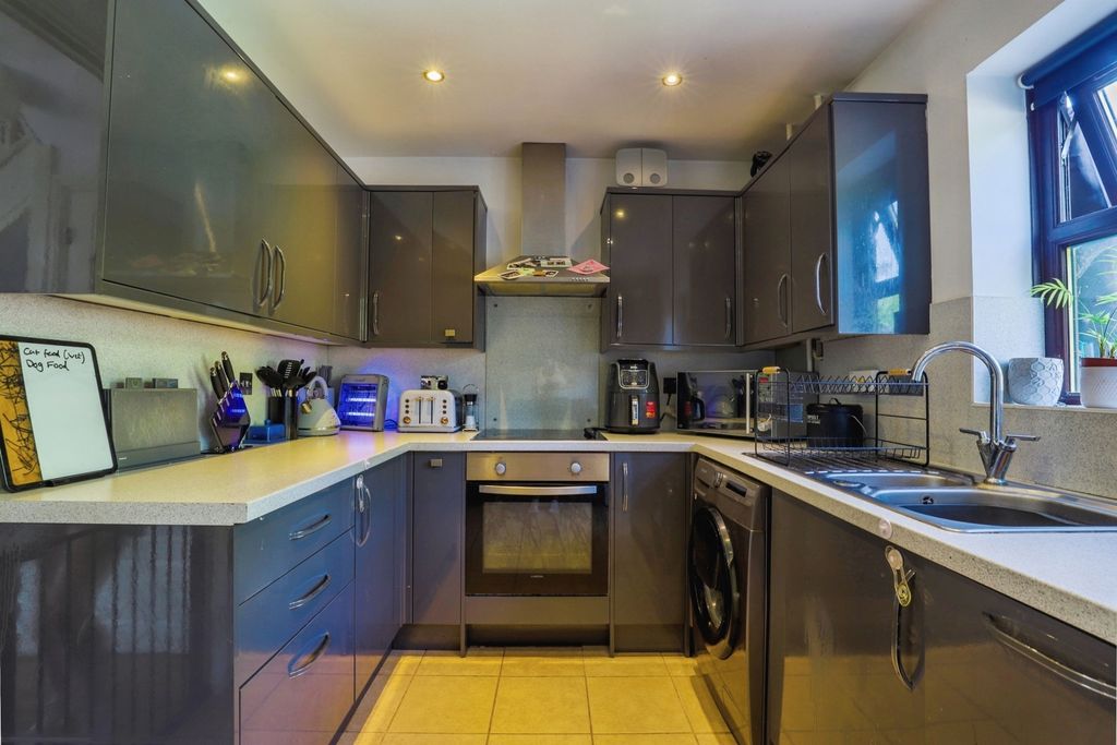 Property photo 3 of 16 Pbox-Img.Jpg