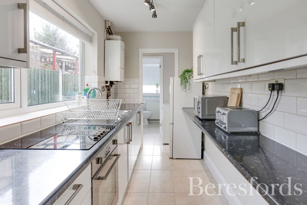 Property photo 3 of 22 Picture No. 16