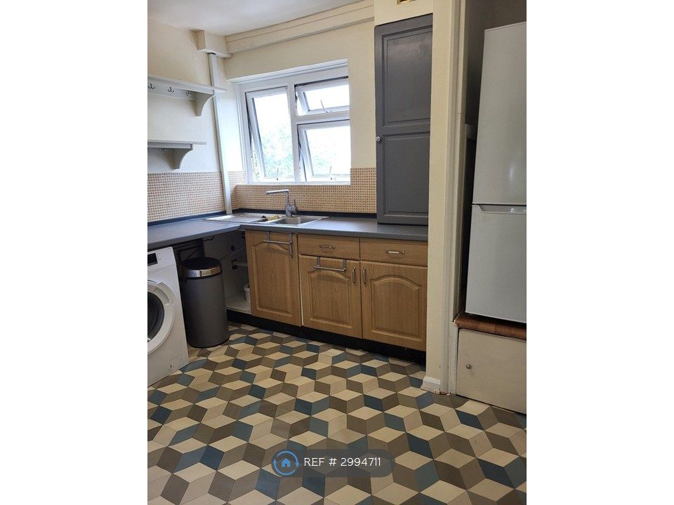 Property photo 2 of 21 Kitchen