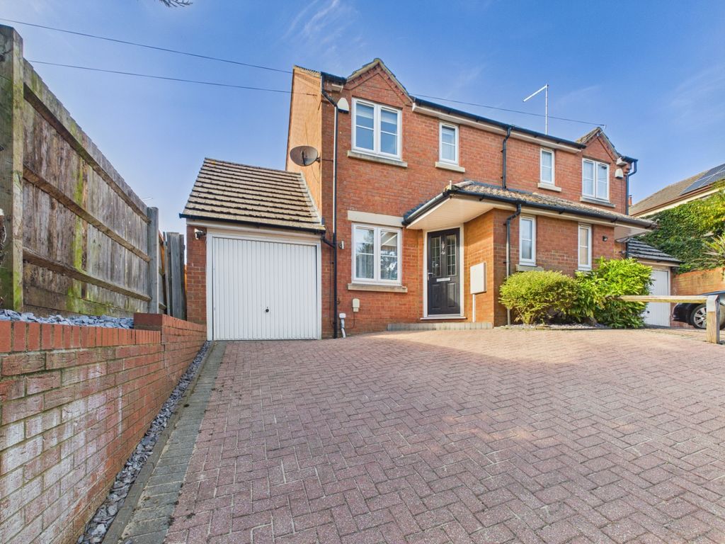 Property photo 1 of 21 Syers Green Lane