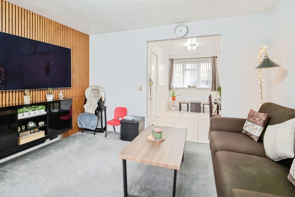 Property photo 2 of 17
