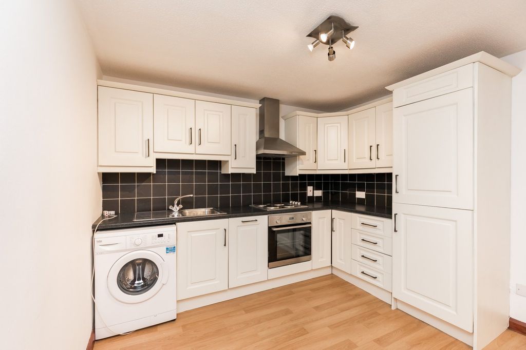 Property photo 2 of 9 Photo 2