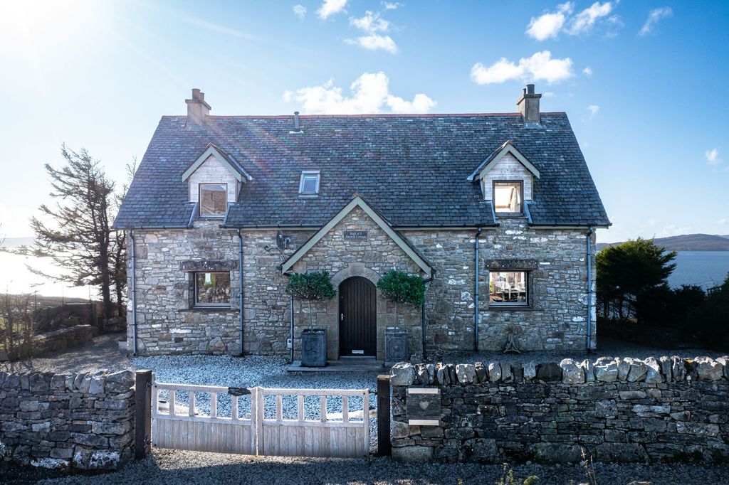 Property photo 1 of 44