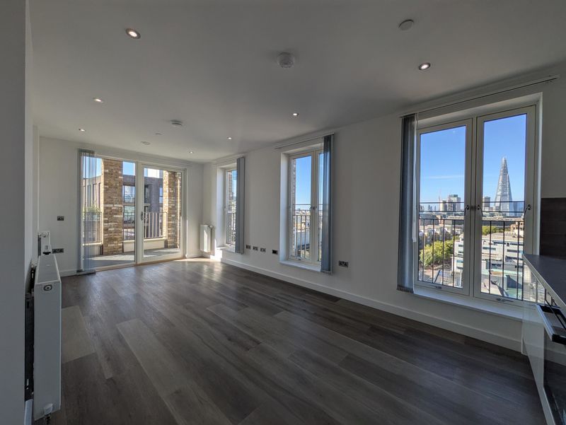 Property photo 2 of 11 Photo 3