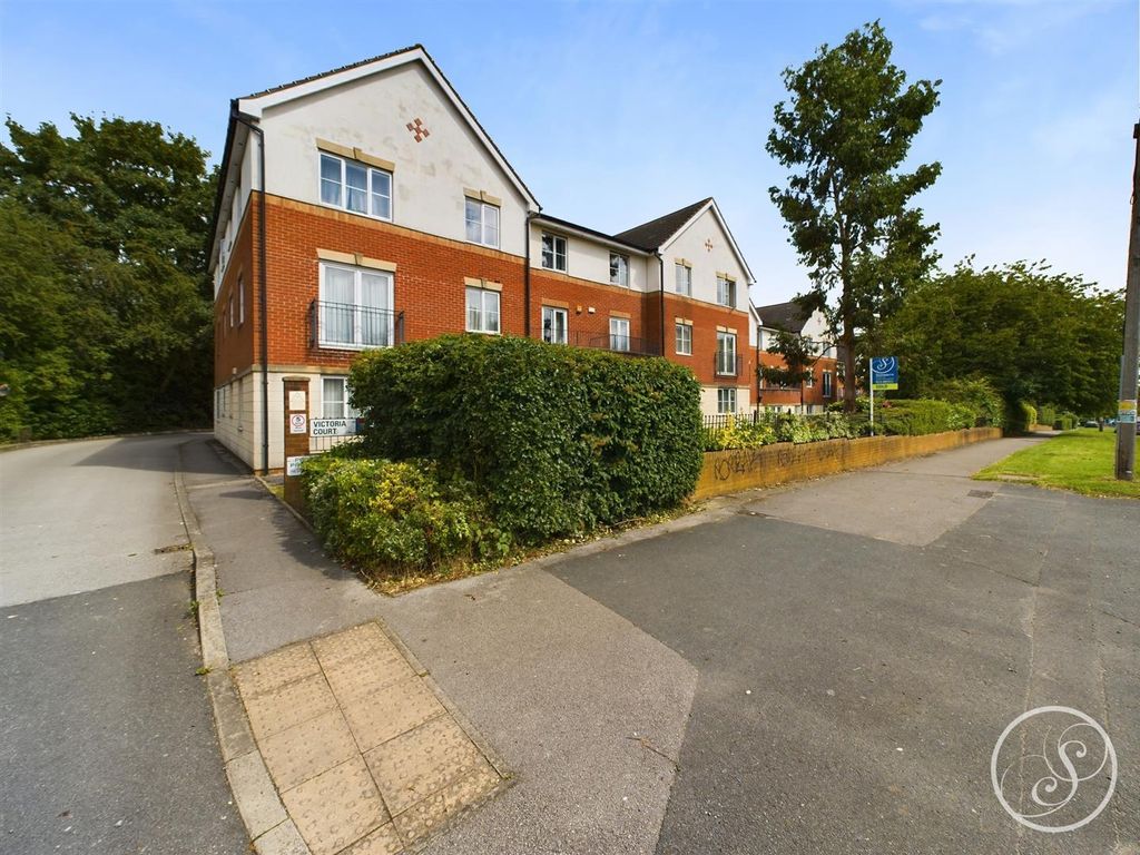 Property photo 1 of 7 External &amp; Parking