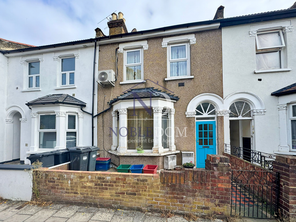 Property photo 1 of 7 One Bedroom Ground Floor Maisonette In Hounslow