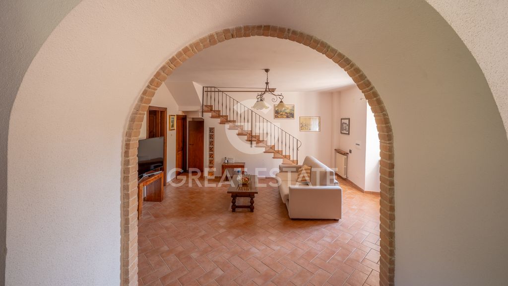 Property photo 2 of 45 Interiors