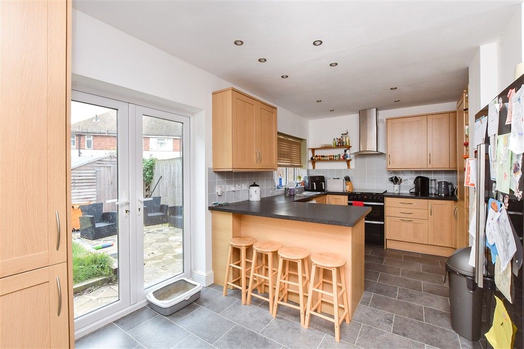 Property photo 3 of 14 Kitchen
