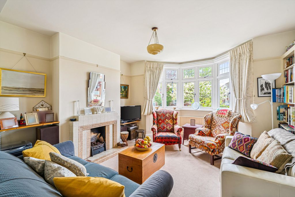 Property photo 3 of 18 Image