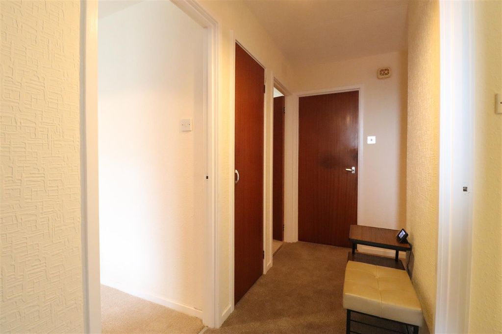 Property photo 2 of 37 Hall.Jpg