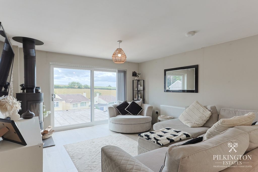 Property photo 2 of 18 5355653