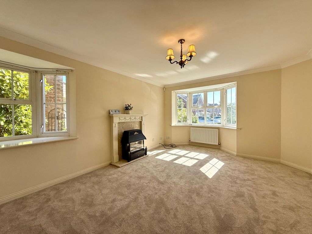 Property photo 2 of 20
