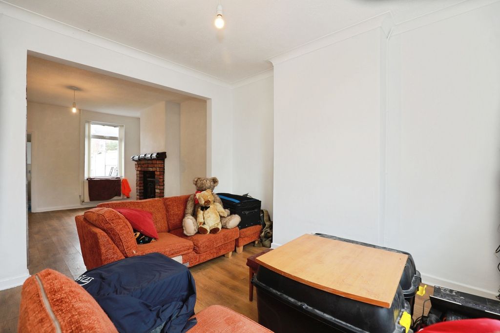 Property photo 3 of 14 Pbox-Img.Jpg