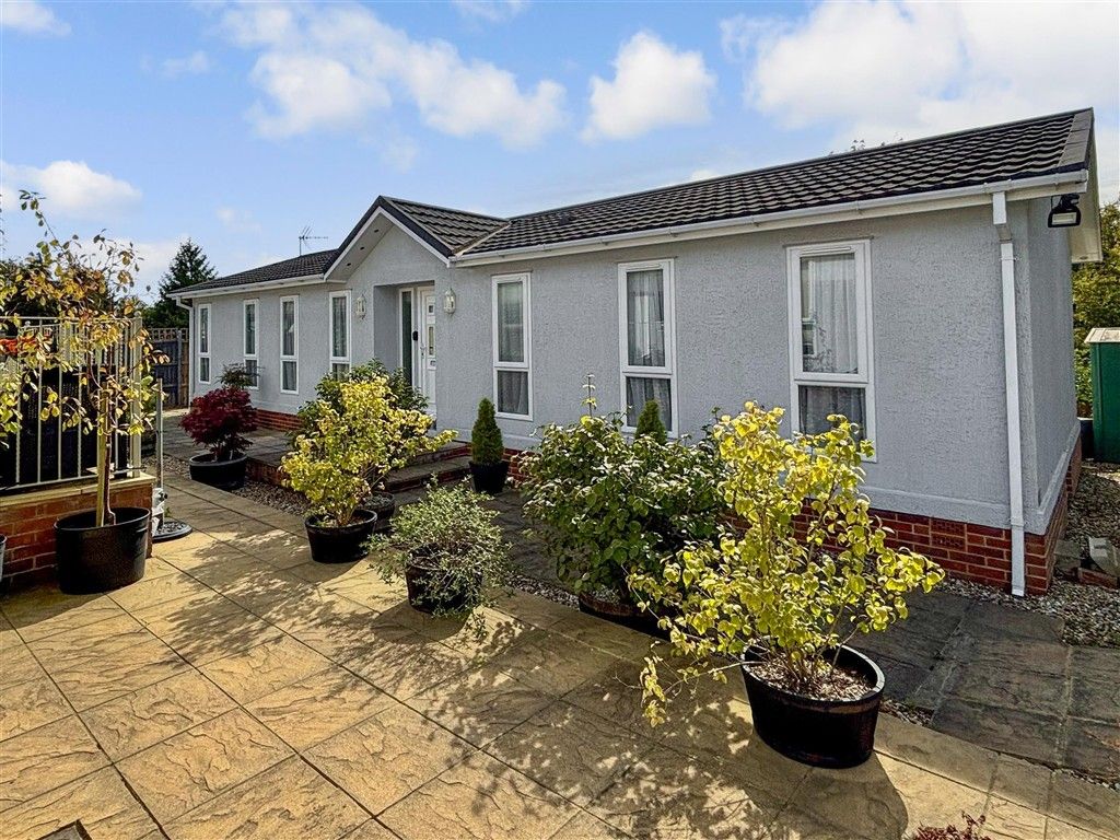 Property photo 1 of 10 Front