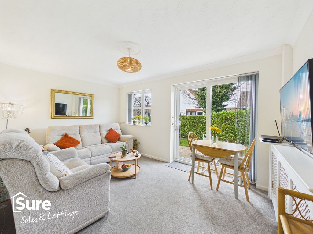 Property photo 3 of 23 4930303