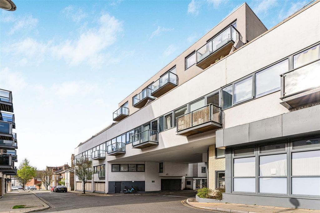 Property photo 1 of 10