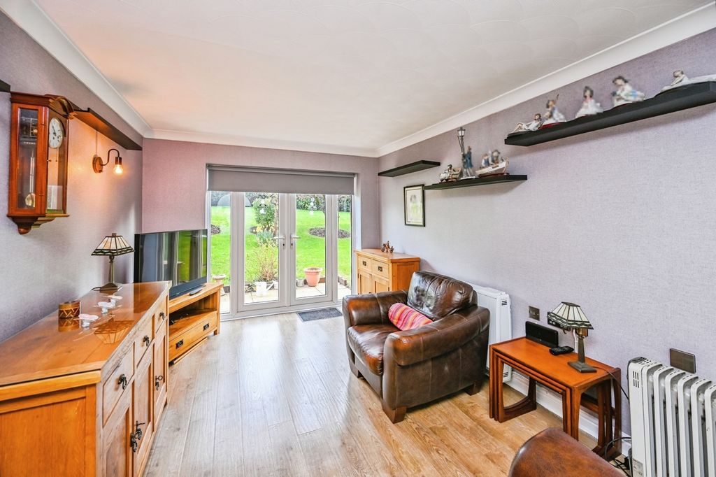 Property photo 3 of 12 Pbox-Img.Jpg