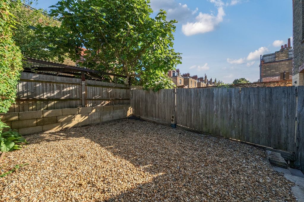 Property photo 3 of 11 Picture No. 21