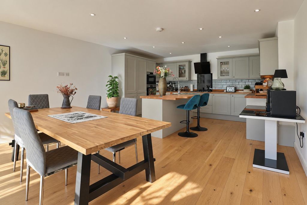 Property photo 2 of 31 1 Wellhouse Court Correct (9).Png