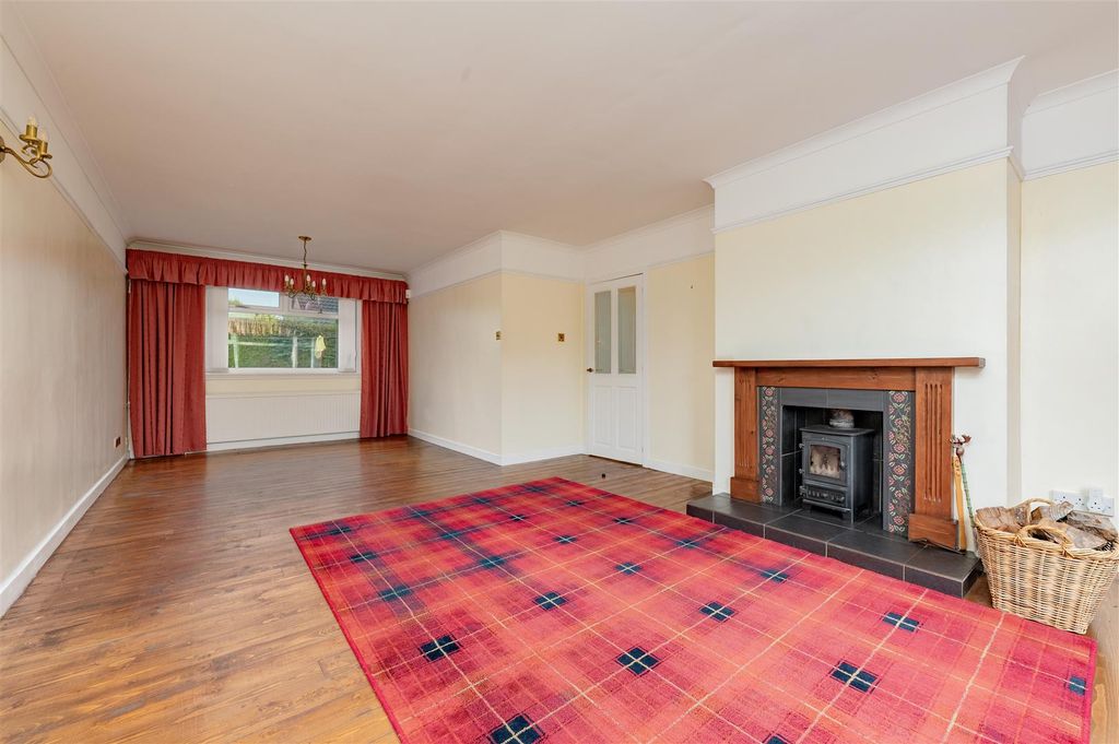Property photo 2 of 20 19 Roman Road Northmuir Kirriemuir-6.Jpg
